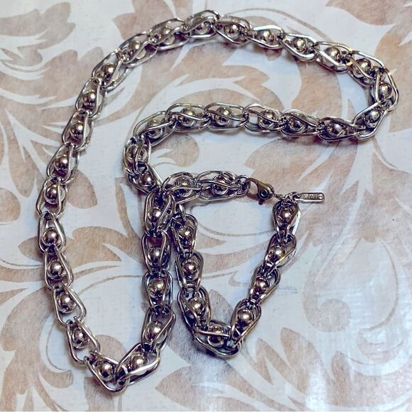 Vintage Monet Caged Ball Necklace 16” Silver Tone Gorgeous - Picture 4 of 5